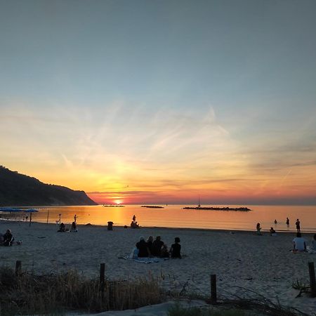 Appartamento Casa Di Baia Pesaro Esterno foto